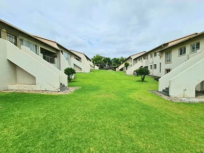 2 Bedroom Apartment For Sale in Randburg - X9hO.webp