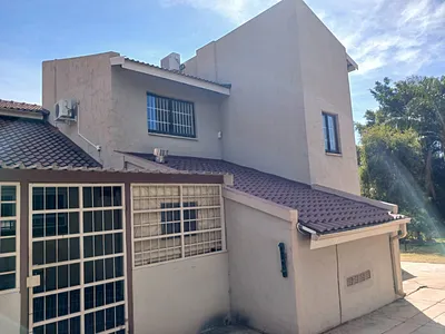 6 Bedroom House For Sale in Akasia - tBK2.webp