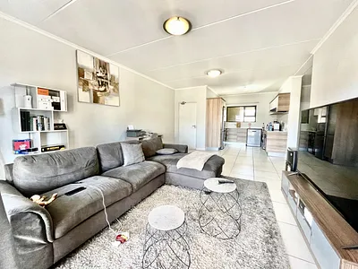 2 Bedroom Apartment For Sale in Midrand - 7wSA.webp