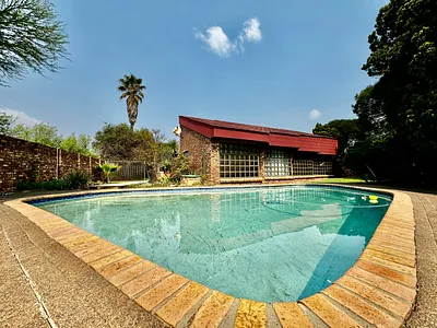 4 Bedroom House For Sale in Secunda - oYq2.webp