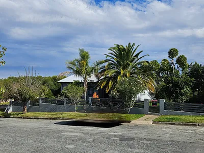 3 Bedroom House For Sale in Somerset East - lw98.webp