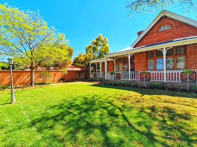 6 Bedroom House For Sale in Kimberley - 3wRO.webp