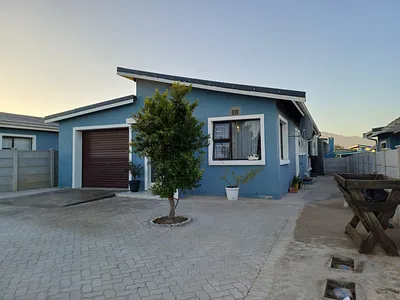 2 Bedroom House For Sale in George - tbwn.webp