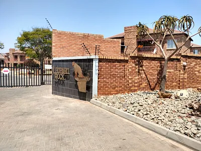 2 Bedroom Townhouse For Sale in Midrand - img