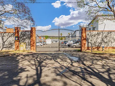 1 Bedroom Apartment For Sale in Randburg - mZsN.webp