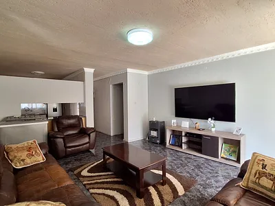 2 Bedroom Apartment For Sale in Roodepoort - cvNL.webp