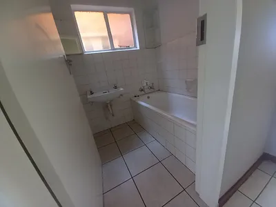 2 Bedroom Apartment For Sale in Kempton Park - 9jVP.webp