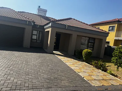 3 Bedroom House For Sale in Akasia - JqFt.webp