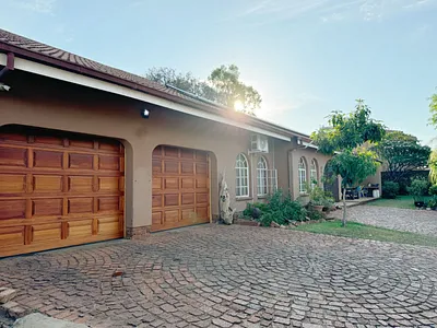 4 Bedroom House For Sale in Akasia - IyyG.webp