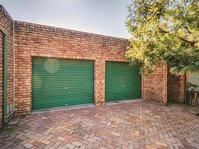 2 Bedroom Townhouse For Sale in Kempton Park - T8nT.webp