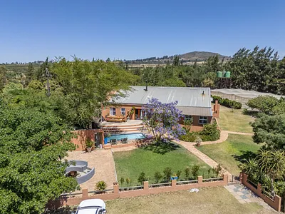 Farm For Sale in Malmesbury - 8cvt.webp