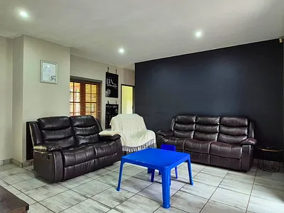 4 Bedroom House For Sale in Pretoria - img