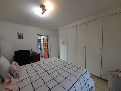 1 Bedroom Apartment For Sale in Johannesburg - PprQ.webp