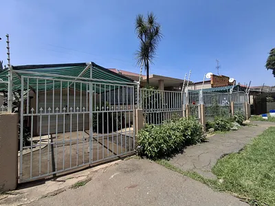 4 Bedroom House For Sale in Johannesburg - FIgI.webp