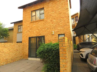 2 Bedroom Townhouse For Sale in Centurion - aL4Q.webp