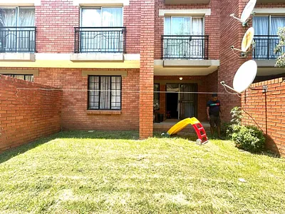 2 Bedroom Apartment For Sale in Midrand - 2iZD.webp