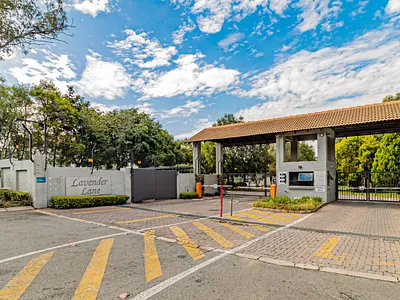 1 Bedroom Apartment For Sale in Sandton - XHC7.webp