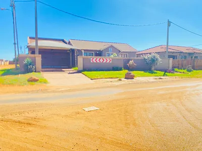 3 Bedroom House For Sale in Germiston - hUke.webp