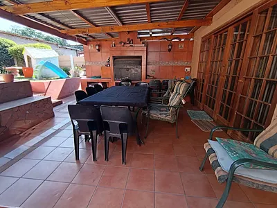 6 Bedroom House For Sale in Germiston - ZQ8B.webp