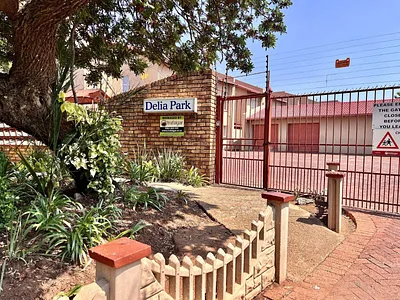 2 Bedroom Townhouse For Sale in Pretoria - 3e2S.webp