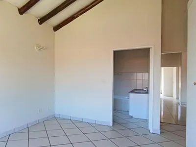 2 Bedroom Townhouse For Sale in Randburg - L27S.webp