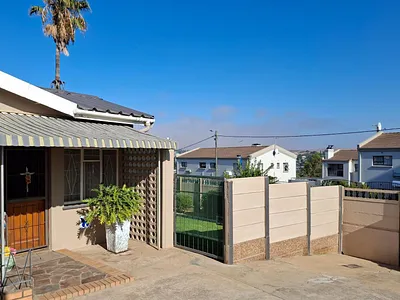 4 Bedroom House For Sale in Malmesbury - QaX1.webp