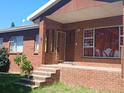 3 Bedroom House For Sale in Mossel Bay - yo6U.webp