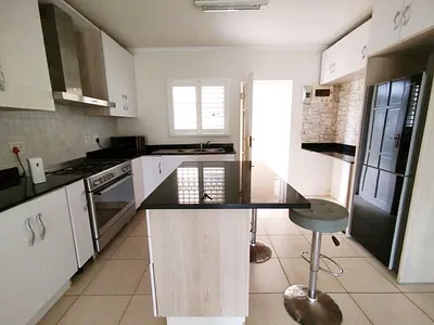 2 Bedroom Apartment For Sale in Ballito - 4HV0.webp