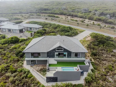 4 Bedroom House For Sale in Mossel Bay - GTm5.webp