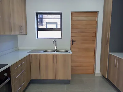 3 Bedroom House For Sale in Port Elizabeth - HmQp.webp