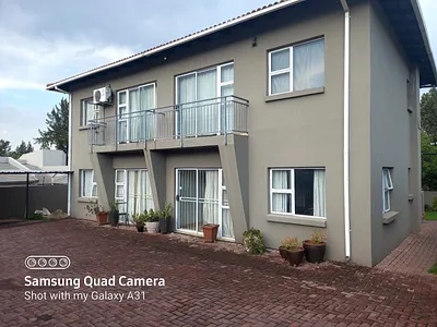 2 Bedroom House To Rent in Sandton - P4L7.webp
