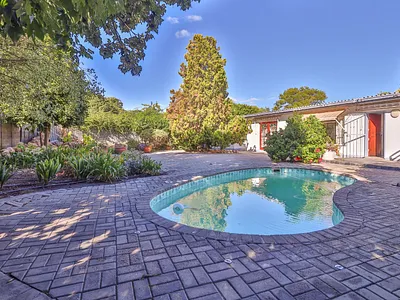 4 Bedroom House For Sale in Montagu - C6aX.webp