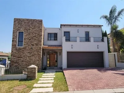 4 Bedroom House For Sale in Centurion - FbpJ.webp