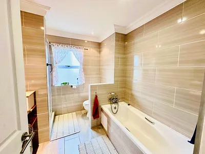 3 Bedroom House For Sale in Mossel Bay - MC7K.webp