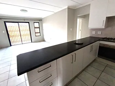 3 Bedroom Townhouse For Sale in Benoni - fQYu.webp