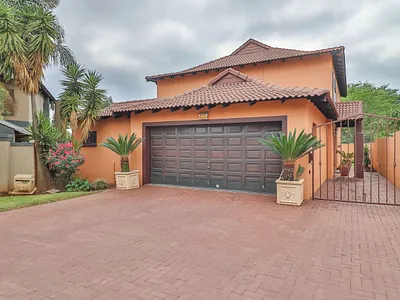 4 Bedroom House For Sale in Edenvale - rxjK.webp