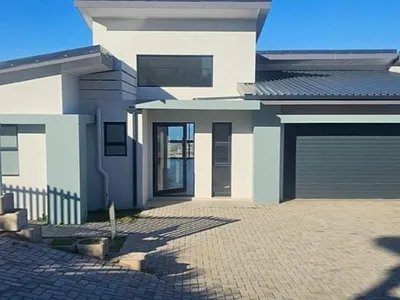 3 Bedroom House For Sale in Mossel Bay - ZLBA.webp