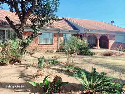 4 Bedroom House For Sale in Modimolle - UkHB.webp
