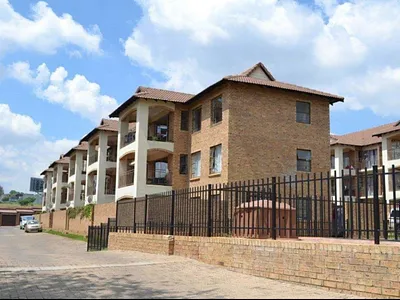 2 Bedroom Apartment For Sale in Midrand - Y0Gh.webp