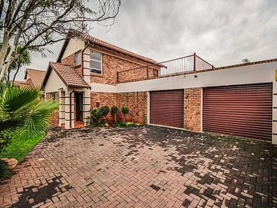 4 Bedroom Townhouse For Sale in Kempton Park - asUk.webp
