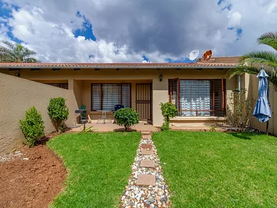 2 Bedroom Townhouse For Sale in Randburg - ByyM.webp
