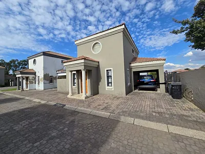 2 Bedroom Townhouse For Sale in Brakpan - lKfK.webp
