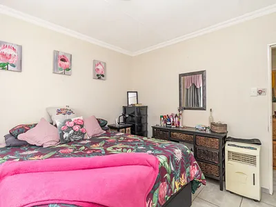 2 Bedroom Townhouse For Sale in Roodepoort - 078R.webp