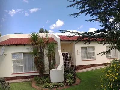 6 Bedroom House For Sale in Volksrust - hpU2.webp