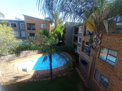 3 Bedroom Townhouse For Sale in Johannesburg - XrwY.webp