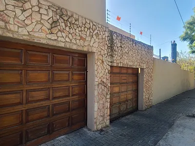 4 Bedroom House For Sale in Johannesburg - mfo8.webp