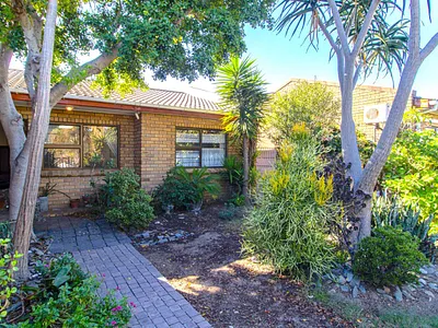 3 Bedroom House For Sale in Strand - Awhx.webp