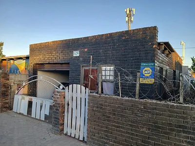 2 Bedroom House For Sale in Mossel Bay - oVvL.webp