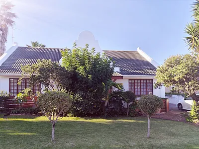 3 Bedroom House For Sale in Jeffreys Bay - ikfD.webp