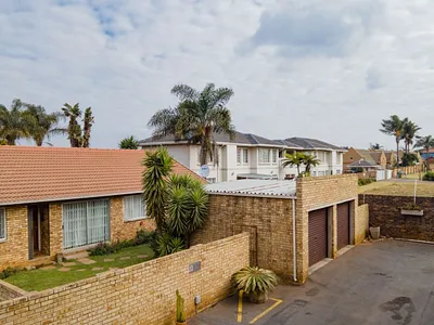 4 Bedroom Townhouse For Sale in Kempton Park - 7LXV.webp